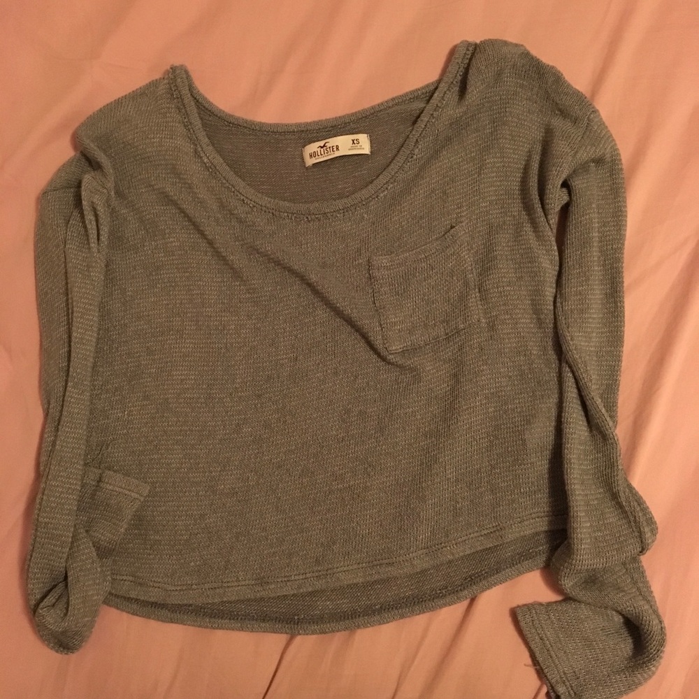 Hollister cropped long sleeve tee